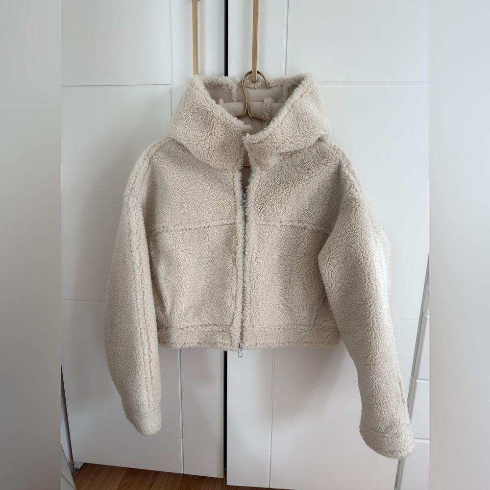 🛍️ZARA Cream Teddy Jacket